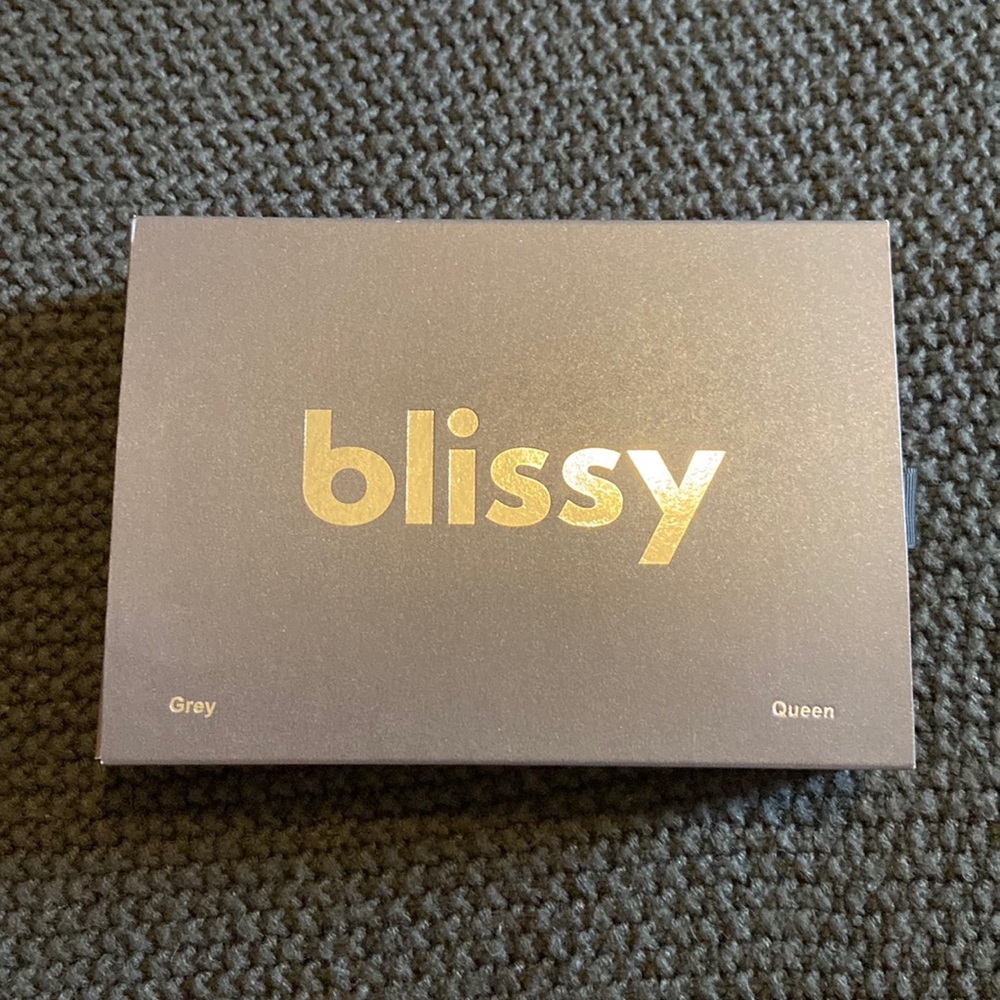 Set of 2 Blissy silk pillowcases grey queen *read description*